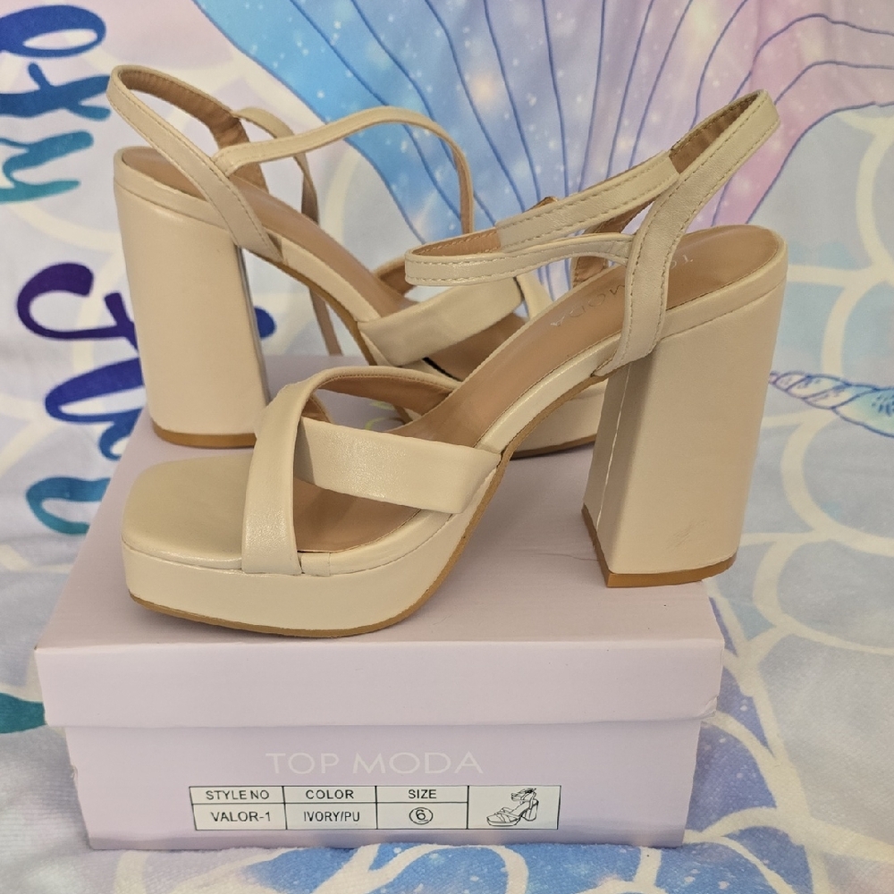 TOP Moda Ivory Block Heel Sandals